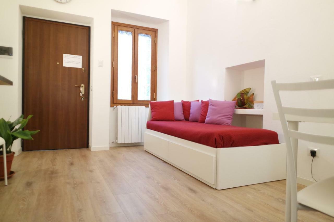 Via Crema 6 * Mailand